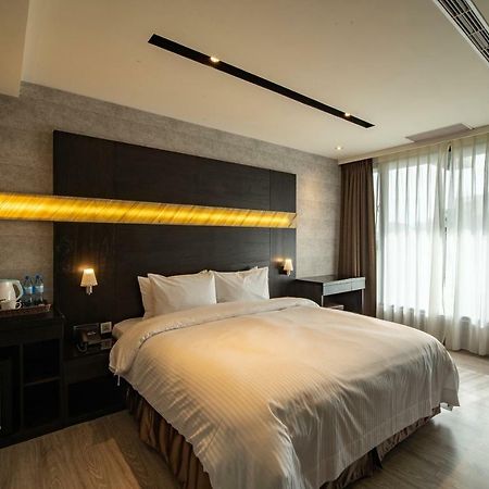 Fengjia Hotel Bell Taichung Esterno foto