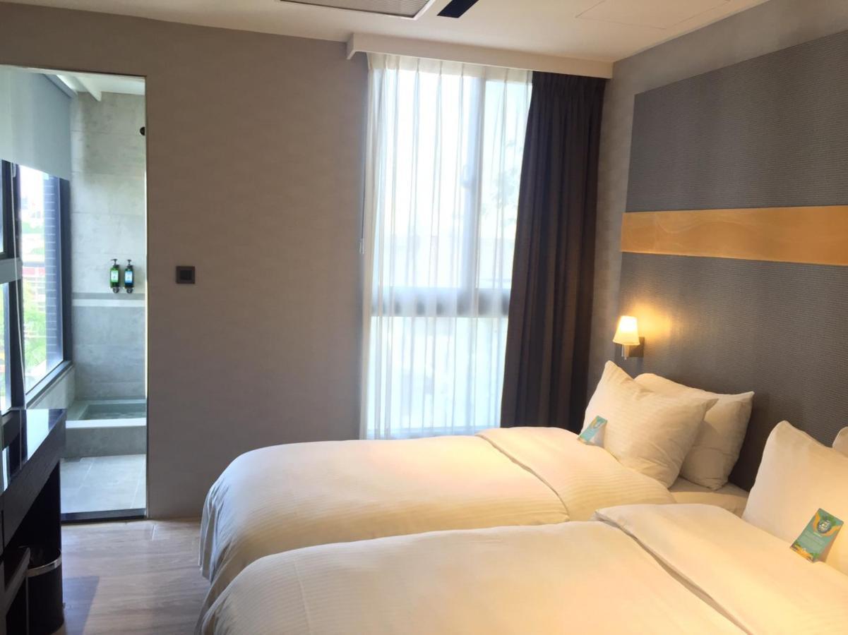 Fengjia Hotel Bell Taichung Esterno foto