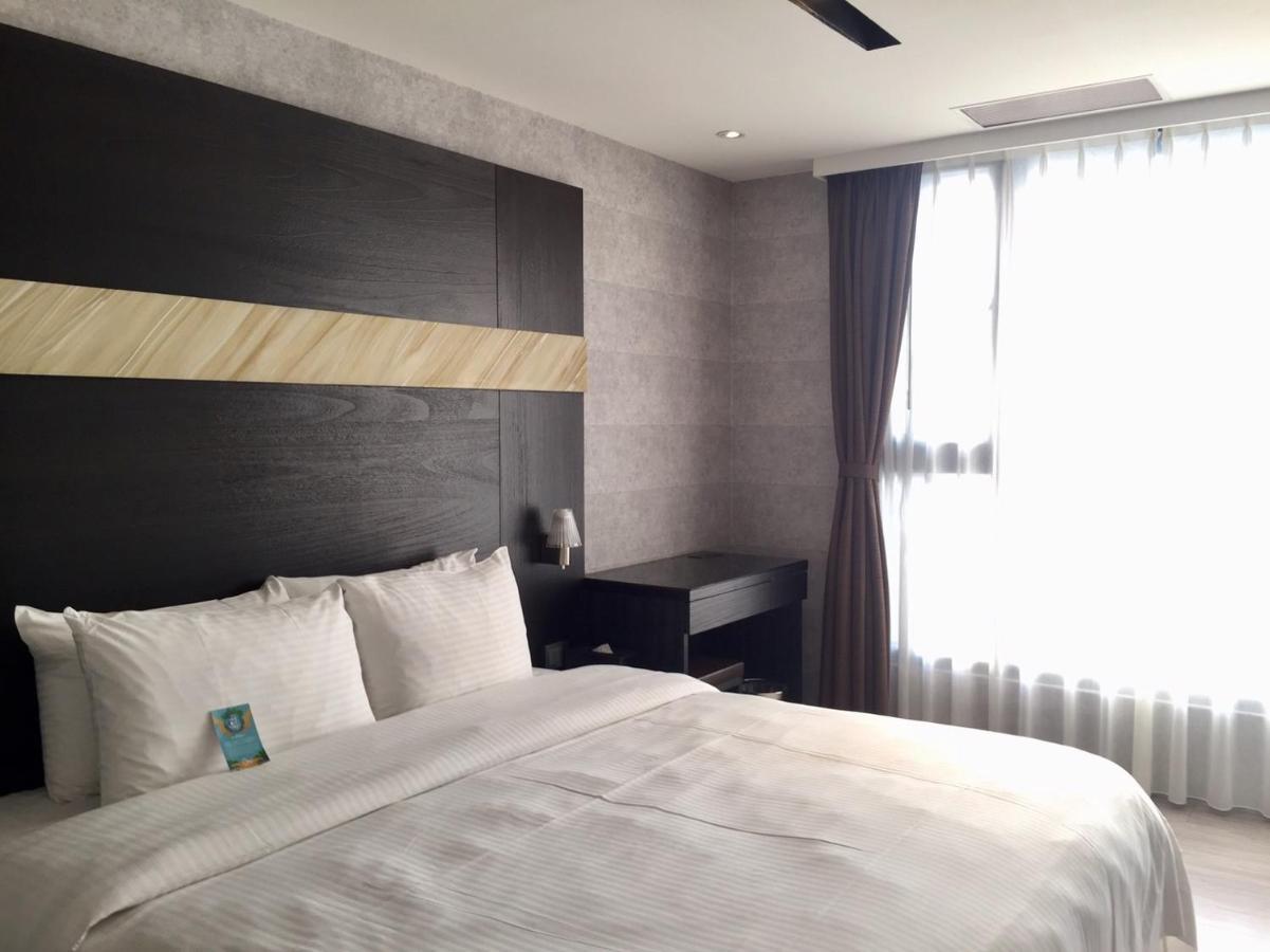 Fengjia Hotel Bell Taichung Esterno foto