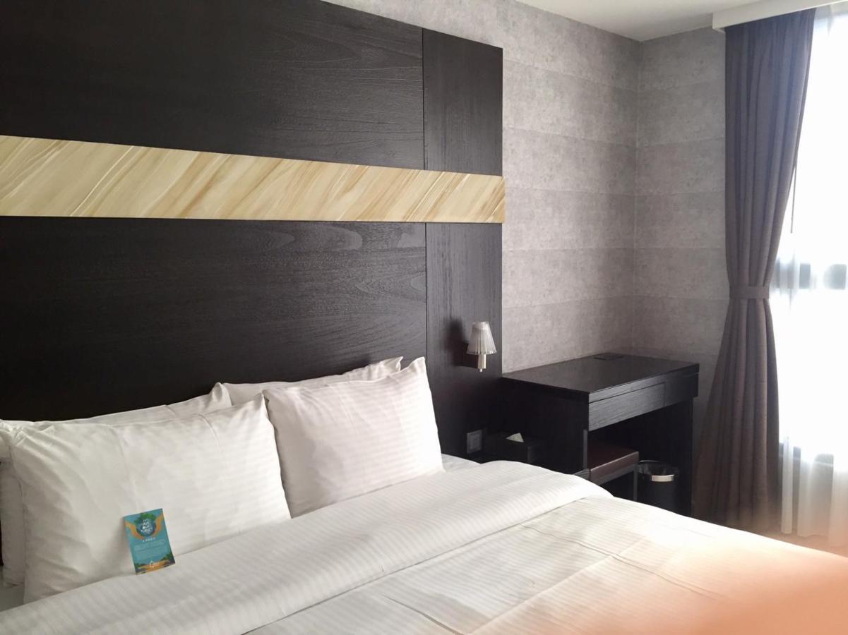 Fengjia Hotel Bell Taichung Esterno foto