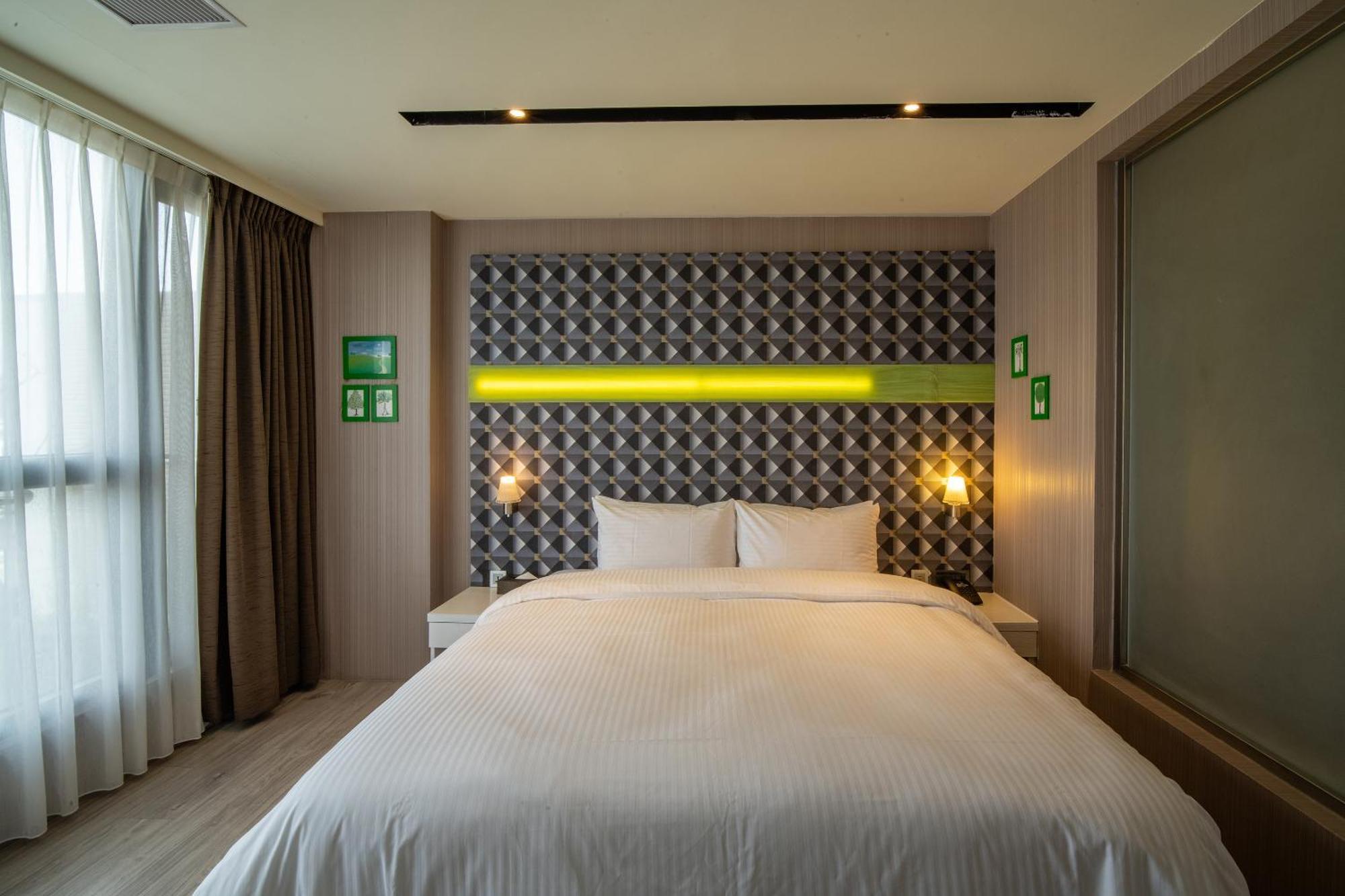Fengjia Hotel Bell Taichung Esterno foto