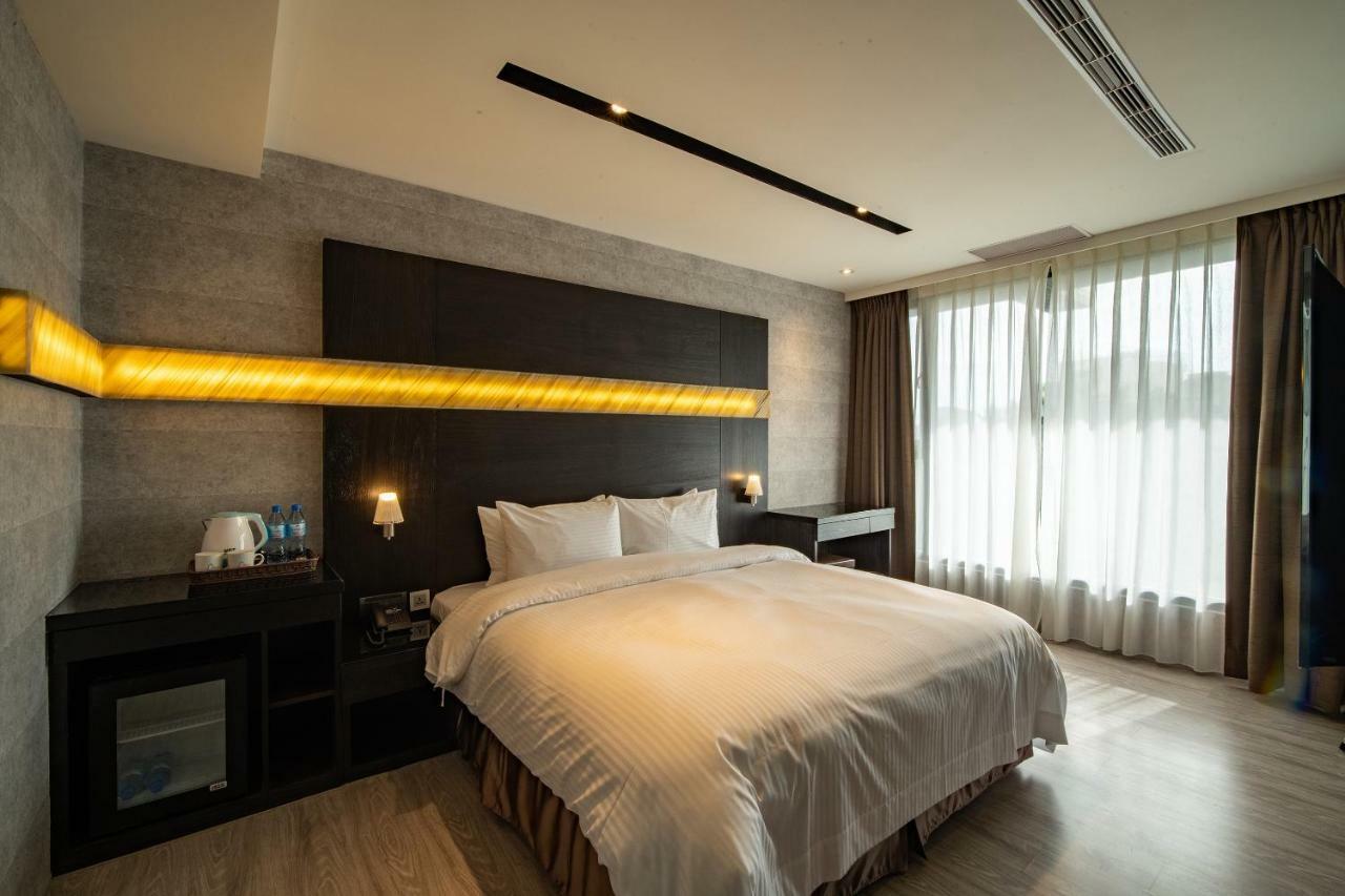 Fengjia Hotel Bell Taichung Esterno foto